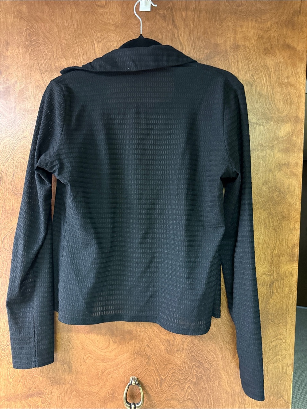 Black Textured Button-Front Collared Shirt - Picture 4 of 5